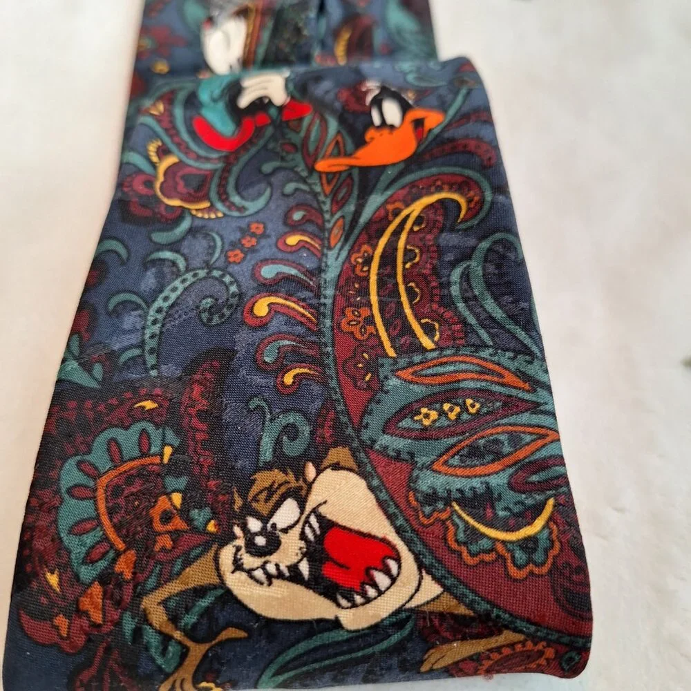 Vintage Mens Neck Tie Warner Bros. Looney Tunes Mania Bugs Bunny Friends Paisley